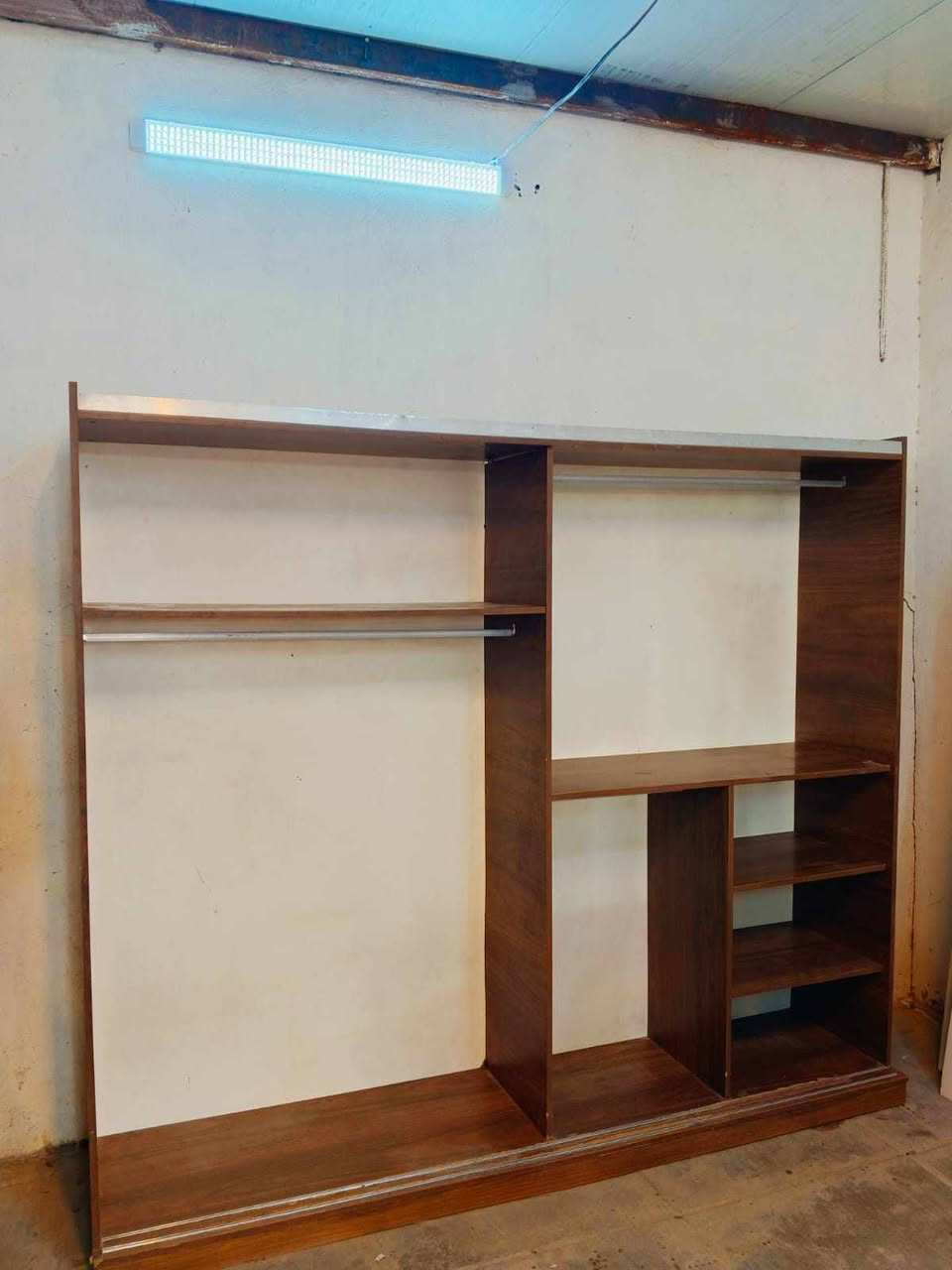 غرفة نوم مستعملة🇹🇷
 نضافة 90 ٪💯فول نضافه
عدد القطع /7
نضام / سلايت💢
سعرها 400قفففل💸
شد ونقل داخل بغداد مجاني🚛
يوجود توصيل محافضات 🚛


**إذا كنت صاحب هذا الإعلان وتريد حذفه لأي سبب، رجاءا أرسل رسالة إلى الدعم الفني**