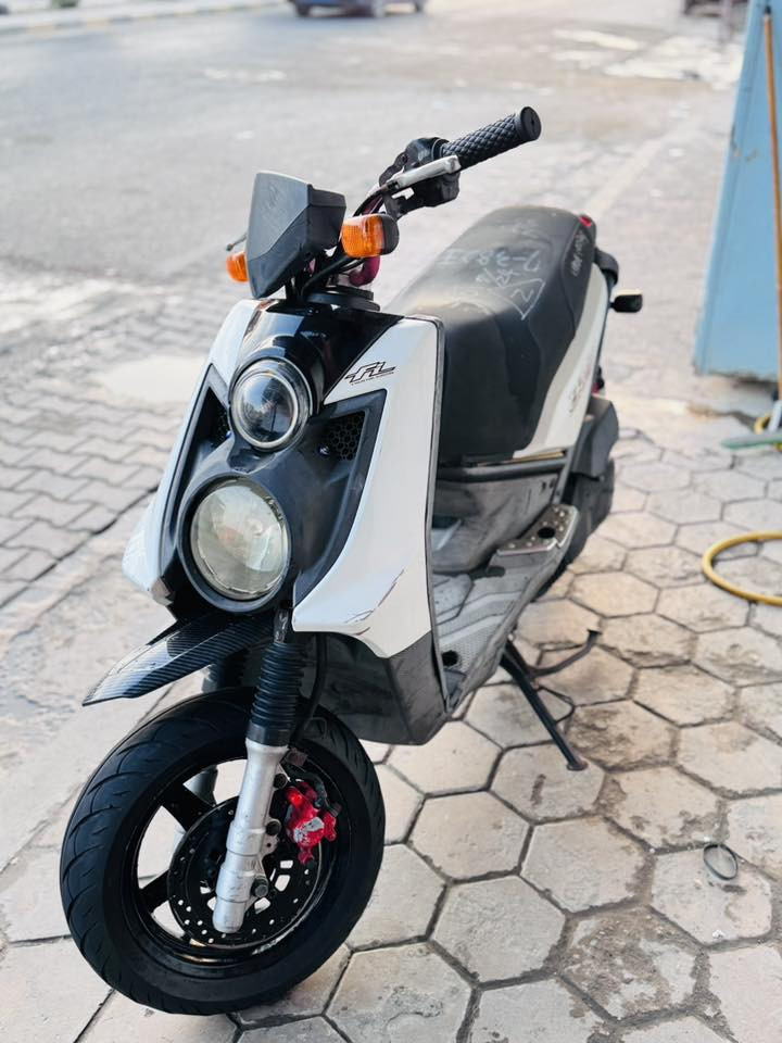 السلام عليكم وينه لي يدور جديد ما مفتوح وبلادي عل ضمان 
درجه سكنس جبلي بلادي عل وضع حاويه لف ما ذب عليه كله شغله مابيه اي نقص صار له شهر من طلعه من رمبه 
السعر مليون ٤٠٠ وبيه مجال قليل حك جيه 
ملاحضه شوف سعر غالي ما يعجبك اعبر منشور 
مو شراي لا يدخل كل تفاصيل موجوده وسعر
*********** متواجد وتساب وفيس
