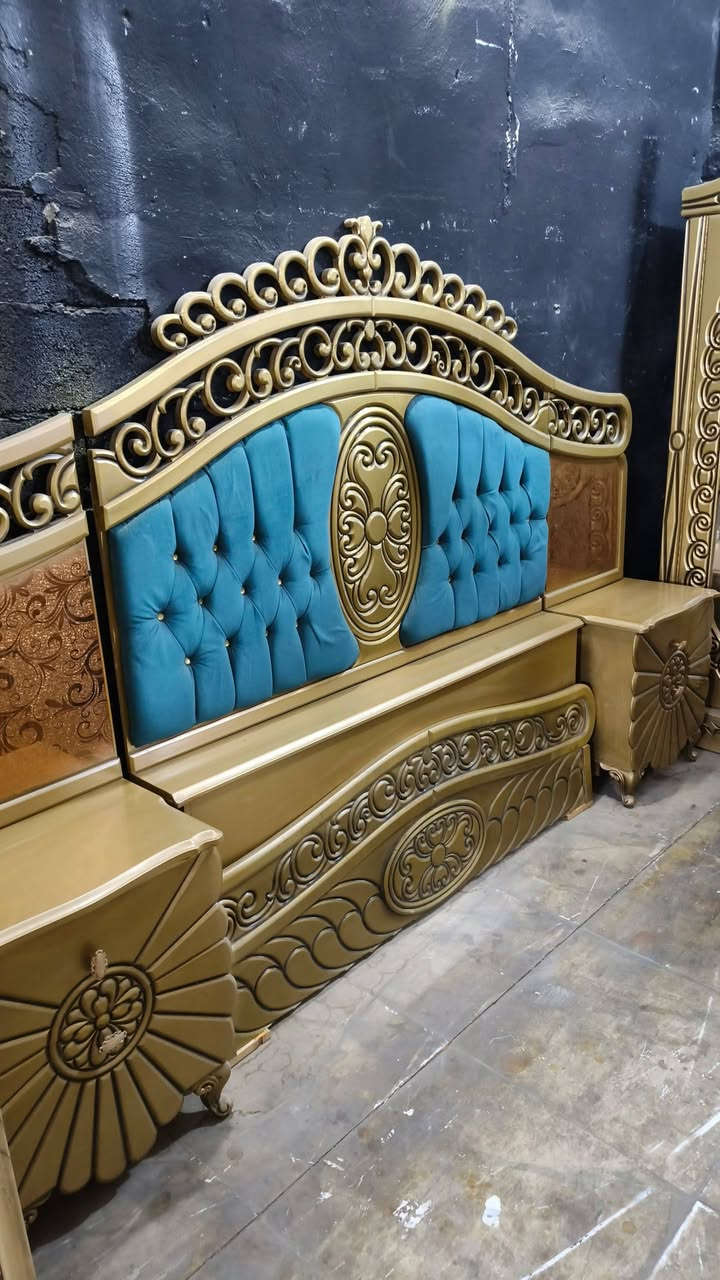 غرفة ٦باب ملحق موديل تركي شغل عراقي صبغ حراري اخت الجديدة مكان بغداد فلكة حي النصر سعر ٨٠٠ ألف يوجد توصيل ***********
