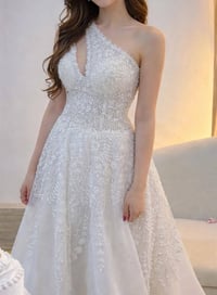 فستان عقدي • أبيض • ملبوس ساعتين