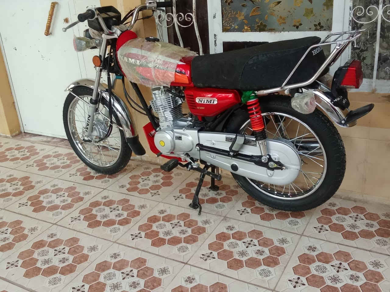 السلام عليكم دراجه نامه شبهه شلامجه لون احمر دراجه صار اقل شهر من طلعته موديل 2027 دراجه جديده بمعنه الكلمه مامفتوح ولا مبدل بيهه برغي مال جناي المكان بابل المسيب سده الهنديه *********** تحياتي للجميع اوراقه كامله
