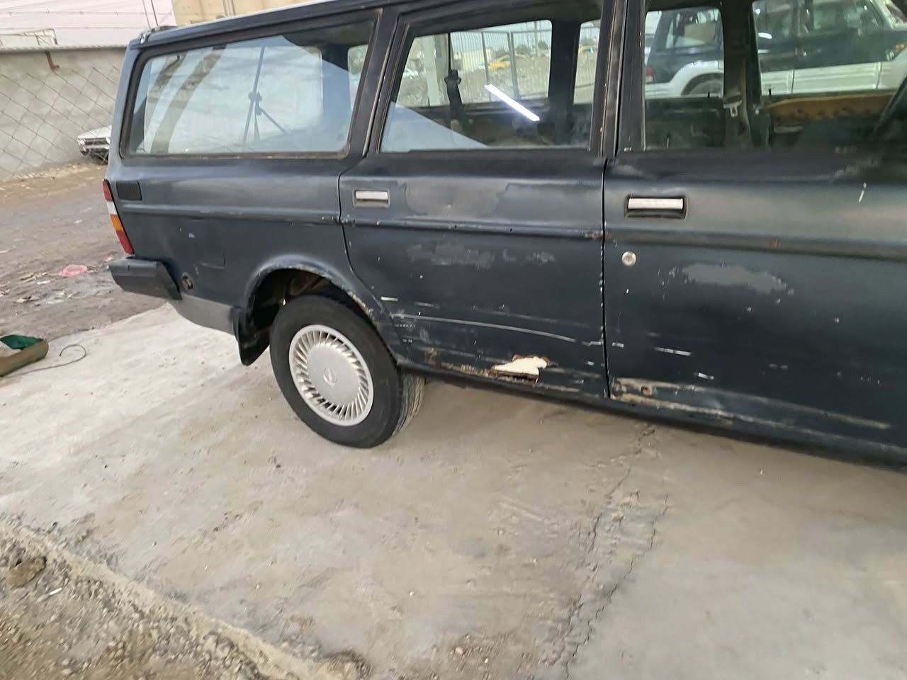 السلام عليكم فالفو للبيع  بلادي رقم قادسيه  ب 33 رقم صاحب سياره تفاصيل يمه ***********
