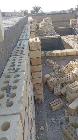 #مكتب المربع الذهبي  للمقاولات العامة بالنقد والتقسيط

المواصفات
 تندر عمل 

1 فرش الارض  بطبقه من السبيس لاتقل عن ١٥سم   وحدلها  بصوره جيده اذا وجب الامر

2 تسليح  الاساس بالشيش عراقي وحسب مخطط الخارطه ٨ اسياخ و أ ما إذا كانت بطريقة الرفت فتكون مفاصل المخطط كامله مع حصيرتين

3 اذا كان العمل بطريقة   الرباط الشريط   تتم عمليه لبخ  البادلو وتجييره داخل وخارج 

4  بناء الهيكل بالطابوق الجمهوري درجة اولى  وحسب الارتفاع المطلوب من قبل الزبون ومطابق للمواصفات الهندسيه 

5  عمل الشبابيك واالابواب حديد 2 ملم  او فقط فريم نوع الحديد بوري شخاطه ٣ ملم

6  عمل قالب السقف مع الجسور الساقطه وتسليح  السقف بالشيش العراقي بقياس ٣٠ *٣٠
وعلى طريقة الشبون

7 تكون مواد البناء  والمواد المستخدمه للكتل الخرسانيه  فحص درجة اولى

8 تأسيس كهرباء  حسب مامثبت بالتندر وفي حال التغيربطريقة البوري يكون ملزم صاحب الدار  بدفع المستحقات نقدا
ولا يزيد عدد النقاط عن ١٥٠ نقطه 
وفي خلاف ذلك يتحمل الفروقات الماليه صاحب الدار إن وجدت زياده
مع منظومة كاميرات عدد ٢

9  تجهيز الدار بأنابيب الماء  pprوالمجاري  من المناشئ العالميه وذات جوده عاليه امل الشريف

10 الابواب الداخلية خشب عراقي صاج كبس وجهين  او تركي  حسب رغبة الزبون وان لايزيد عن ٣٠٠ الف لكل باب و بالاتفاق مع الادارة على الفروقات الماليه

11يتم تنفيذ ارضية الدار بالبورسلين الهندي

12 تغليف الجدران  الداخليه المطابخ والخامات  بالسيراميك ايراني

13 تغليف الدرج مرمر  الايراني ويكون محجر المحجر الدرج المنيوم تركي ٣خطوط

14 ارضية المناور والكراجات تكون سيراميك ايراني  حامضي بقياس ٤٠*٤٠
 
14 لبخ الداخل بثلاثة مراحل ( اسمنت -- جص -- بورك ) 
ا

15 لبخ الخارج  فقط وبطريقة التقطيع للواجهه اما الجوانب فتكون بطريقة التشميع فقط

 

ملاحظة 
-----------------

1 سعر المتر نقد حسب المواصفات اعلاه 450 الف 
بدون رفت  فقط رباط شريطي 
أما الرفت فيكون مبلغ ملحق للمبلغ المثبت مابين صاحب الدار وإدارة المكتب
    ----------      --------------------------------      ----------
2يكون ا اختيار نوع النقش للسيراميك والبورسلين من قبل صاحب الدار وحسب السعر المثبت من قبل الاداره 
وفي خلاف ذلك يتحمل الزبون فرق المستحقات المالية نقدعند التجهيز
سيراميك حمامات والمطابخ لايزيد عن ٨٠٠٠
بورسلين الأرضيات لايزيد عن ١١٠٠٠
وبايات الدرج لاتزيد عن ١١٠٠٠
نقاط الكهرباء من المناشئ الصينيه والماء من المناشئ الايرانيه
وهناك ملاحظات اخرى تدون عند ابرام العقد
للاستفسار .الاتصال على الرقم التالي
***********.📞📱واتساب
او باقي برامج التواصل الاجتماعي 
تيكتوك
تليگرام
انستا
مسنجر
