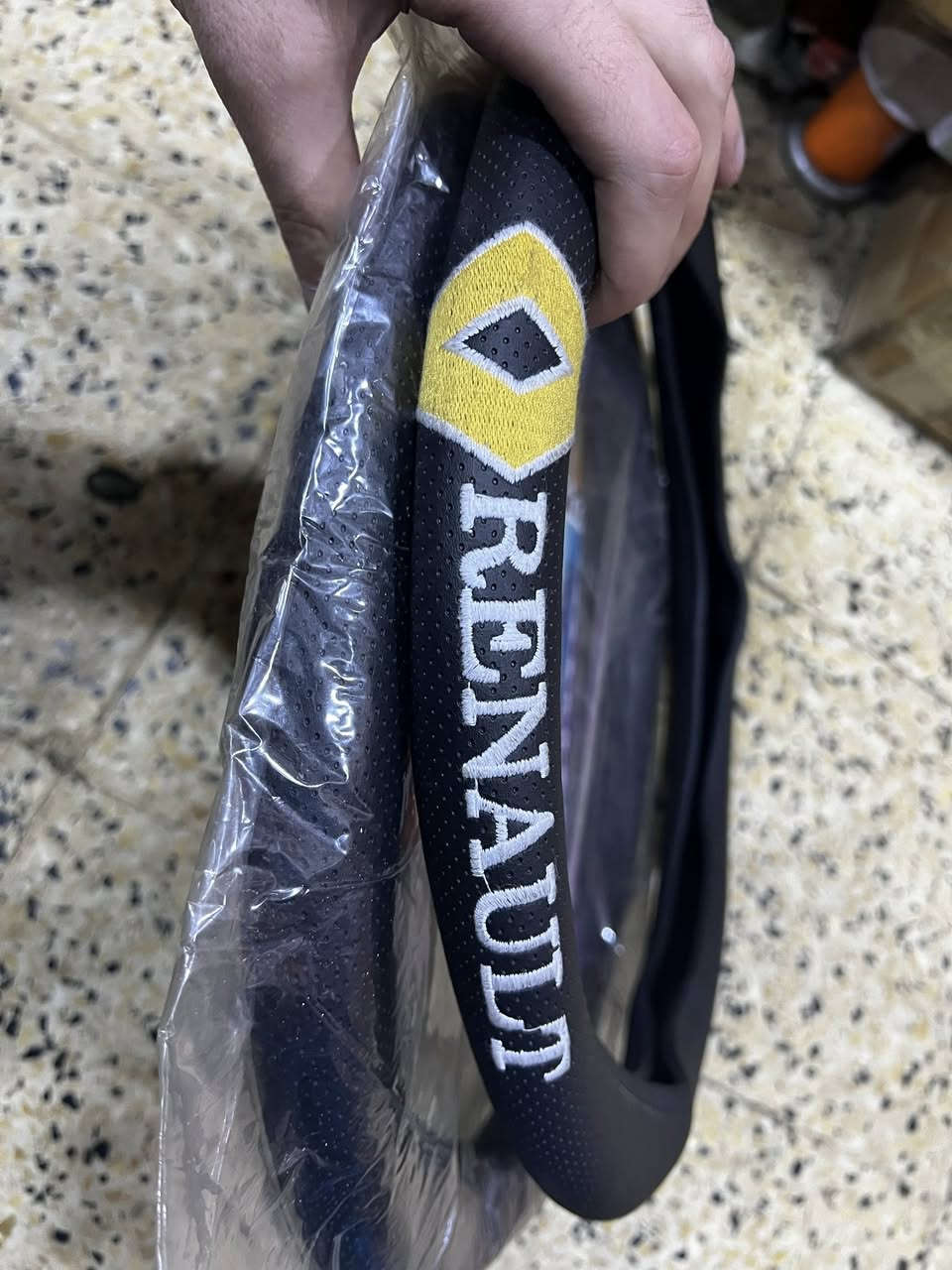 عرض خاص ‼️‼️‼️‼️‼️

غلاف استيرن علامة رينو جلد تركي 
علامة باب علامة رينو 
ثنينهم اب 15 الف بسسسسس
والتوصيل مجاني🚚
***********للحجز مراسلة الرقم على الوتساب
