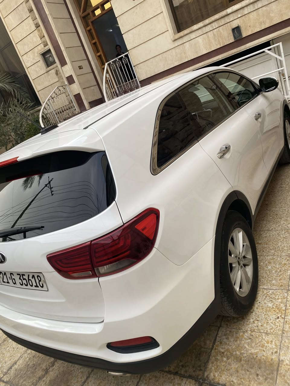 سلام عليكم 
سورنتو 2020 ابيض امريكي
السعر 200 
مكينه 2400gdi
سبعه راكب 
حادثها بابتنين سطحي بدون دواخل وشوي من جاملغ الخلفي 
بدون ايرباك 
شاشه كبيره 
تحكم ستيرن 
انظمه قياده 
بدون بصمه 
للتواصل *********** 
مكان الكراده ساحه الواثق
السياره بأسمي تريد تحويل او وكاله
