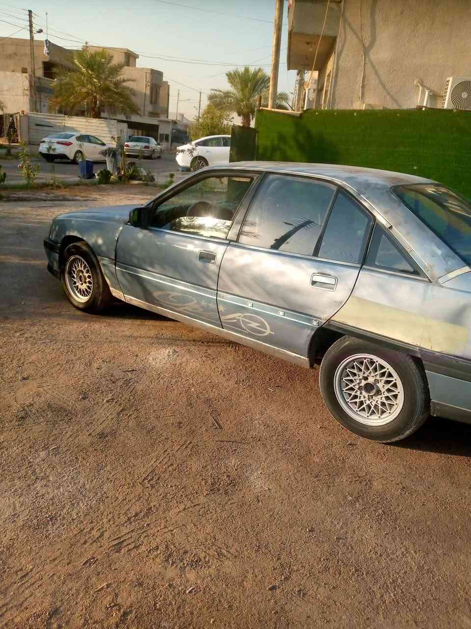السلام عليكم اوبل اوميكا موديل91 رقم ديالى كير ومكينة جدد تخم تاير صدر جديد كهربائيات شغالة السعر 18 وبيهة مجال العنوان بغداد البياع ***********
