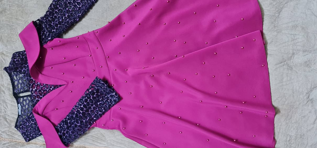 عدي هذا الفستان كلش حلو بالحقيقه احلا حتى ملابسته جديد اخذته 45 اريده 25 
يلبس قياس 38 و40
الي تريده تراسلني وااتساب لان الرسايل متطلع يمي بالماسنجر
الاستفسار والحجز فقط واتساب+9647775744834


**إذا كنت صاحب هذا الإعلان وتريد حذفه لأي سبب، رجاءا أرسل رسالة إلى الدعم الفني**