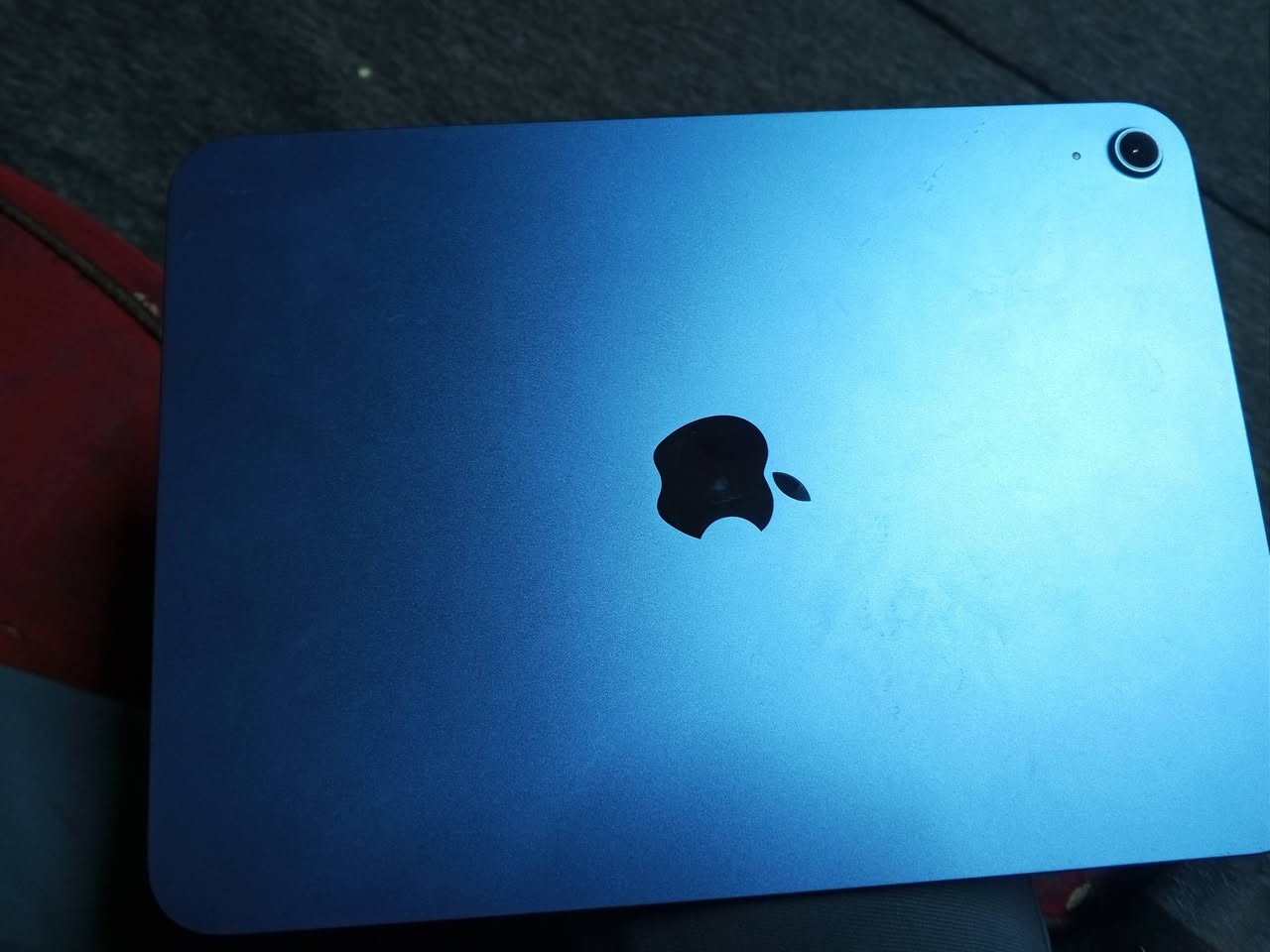 ايباد 11 a16 بطاريه 100 دورات الشحن50 ذاكره128 كامله ملحقات ***********
