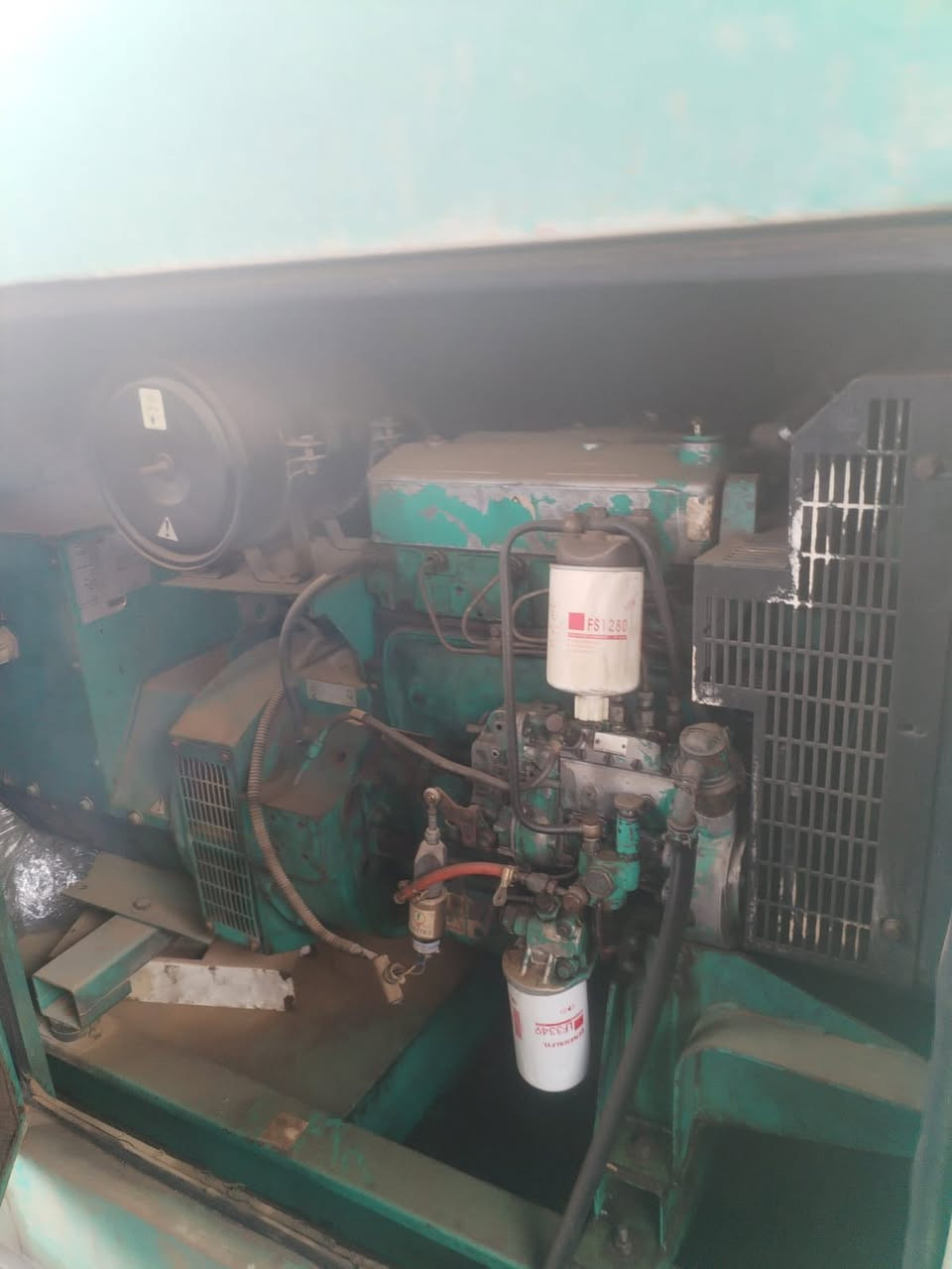 سلام عليكم مولدات 2 للبيع وحده 30 كيفي وحده 60 كيفي كواتم ثنينهن مكاينهن واكفات السعر 43 
الناصريه حقل صبه 
الهاتف ***********
