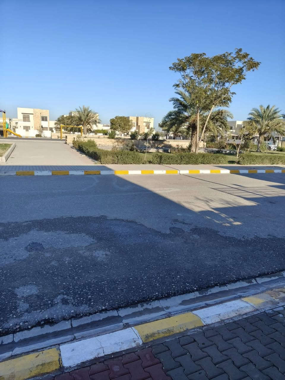 دار للبيع في مجمع بيتي السكني مساحه الدار 260 متر في الزون الأول مقابل حديقه شارع 15 متر 
الدار مسدد بالكامل
للاستفسار الاتصال على الرقم ***********
