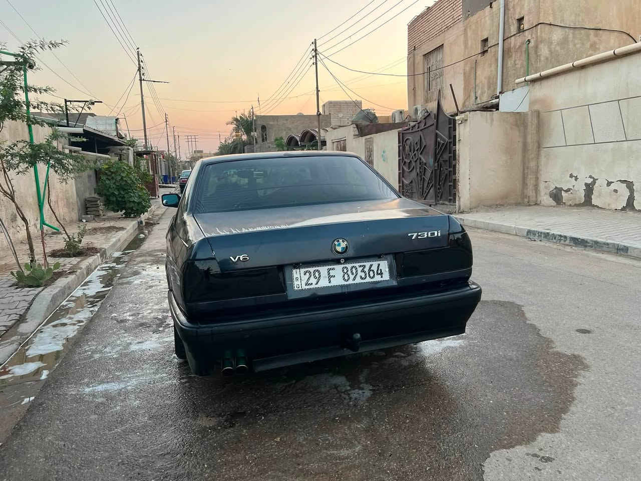 السلام عليكم
سيارة Bmw موديل 1992 سيارة محرك كير كفالة
التبريد ثلج الغرفة نضافة 100/100
حدادة جديدة سنتر لوك الكهربائيات كلها شغالة رقم دولي سنوية 29 تحويل ثاني يوم هزة جديدة
شاشة لمس تدعم ابل كار بلي + كاميرا خلفية 
السعر 47 قابل للتفاوض
العنوان بصرة قضاء المدينة 
تلفون ***********
