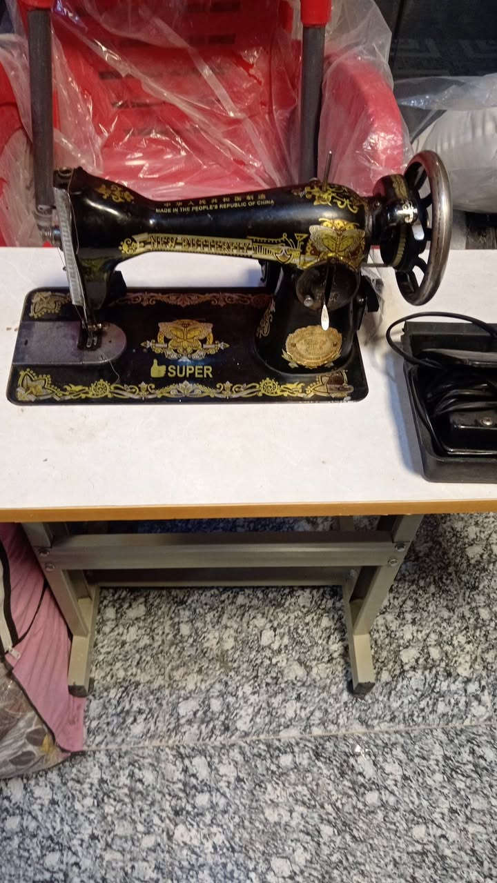 توفرت مكائن خياطة ام الفراشة مع الماطور والميز العالي كاملة نظاف من هاي القديمات وبسعر مناسب تكريت الديوم مجاور افران العايد للححز والاستفسار خاص اوتساب ***********
