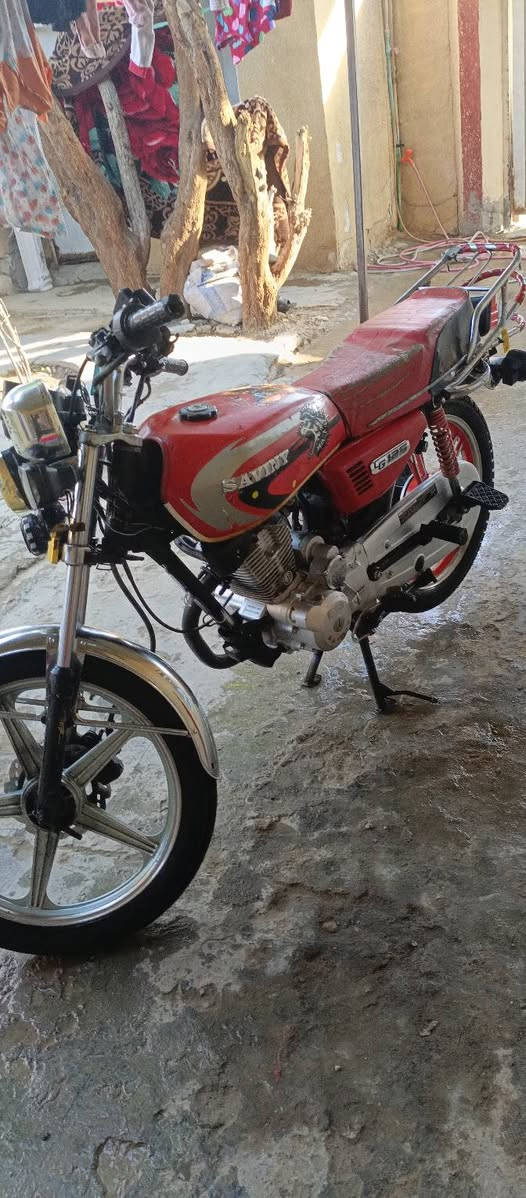 للبيع سعر ٥٥٠ بيه مجال شراي شلع عيوني  مو شراي رجاء لا تعلق  موديل 19 شغاله كل نقص ما بيه كهربائي كله تشتغل انبثير سماعت شاير كله تشتغل  اوراق اصوالي   رقم تصل ***********
