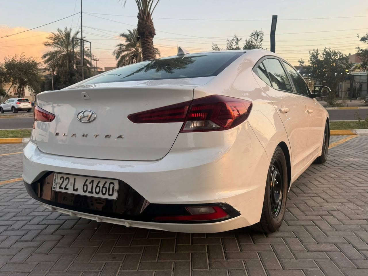 سلام عليكم مرخصة الادمن المحترم النترا وارد أمريكي موديل ٢٠١٩ بيها بس بنيد مبدل بدون أي داخل وباقي سياره مكفول ليبل واحد 
كير مكينه خير من الله 
تدفئه تبريد مكفول 
صدر جديد 
تخم تاير جديد 
مكينه ٢٠٠٠ دوش
السعر ١١٥ وبيها مجال كلش قليل عنواني اربيل موصل
***********
