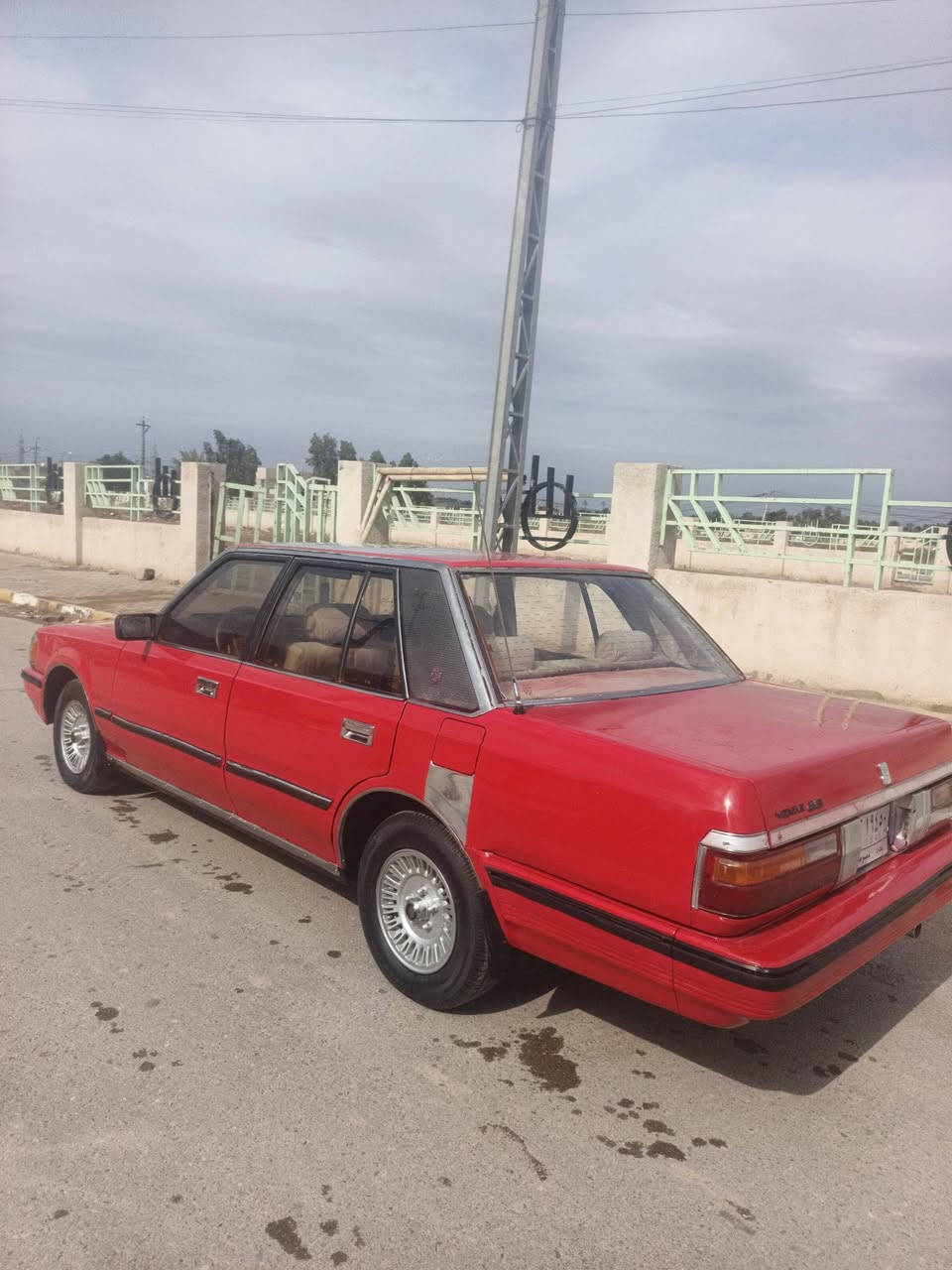 سوبر كراون ٨٥
محرك بطه ثنين ونص كفاله
رقم بغداد مشروع وطني سنويه لل٢٨
مكفولة من الضربه صبغ جماليه
السعر ٣٨ وبيهه مجال حك الجيه فقط
المكان واسط
الاتصال ***********
