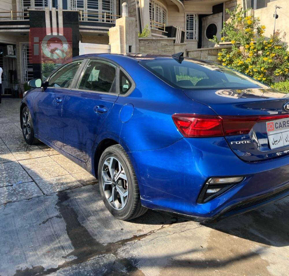 فورتي موديل 19 بدون ايرباك حادثهة فقط كيس الدهن وب العراق صار بيهة بارد بباب السايق بدون صبغ 
رقم اربيل السيارة تريد تحويل تريد وكالة 
كيرها cvt كير ومحرك مكفولات 
العنوان بغداد *********** 
السعر 130 وبيهة مجال بسيط بغداد, العراق
