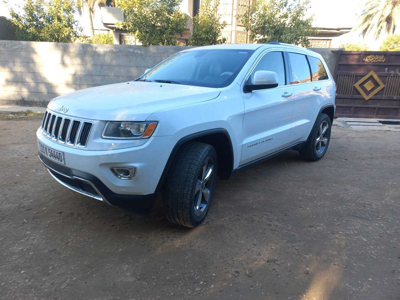 جيب لاريدو 2016 رقم بغداد الحديث وارد امريكي داخل لونين حساس شاشه كامره حساس التفاصيل والسونار مرفق ويه الصور  سعر [217 ]مكان بابل الكفل ***********
