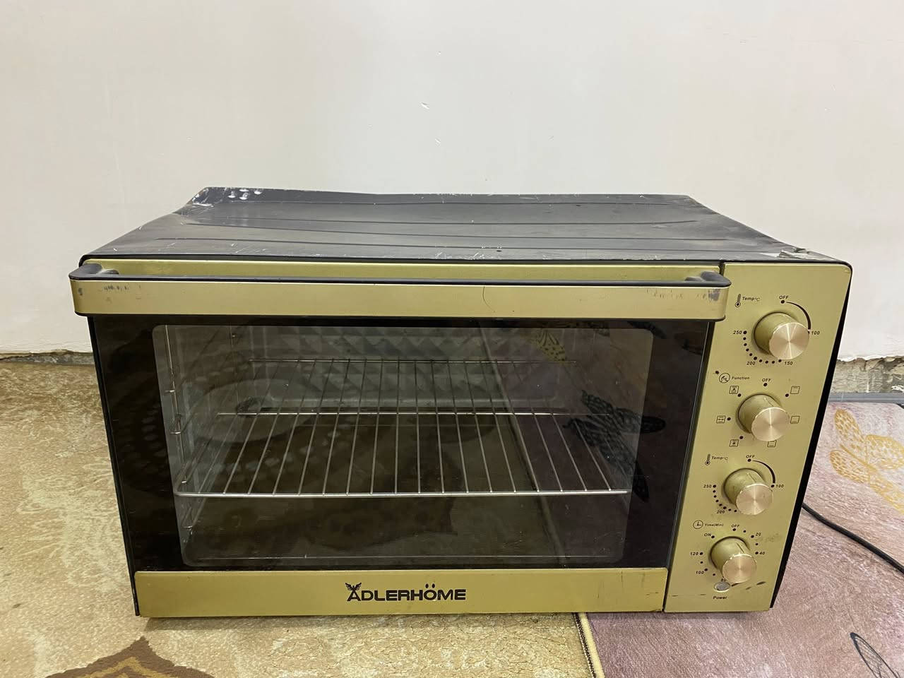 سلام وعليكم افون عدد 2 واحد وسط وثاني حجم كبير شغالات الافون بي هيترين من فوق ومن جوه يشوي كلشي دجاج سمج الحم كيك كليجه اي شي يشوي السعر ثنينهن 130الف رقم***********الاتصال وتساب
