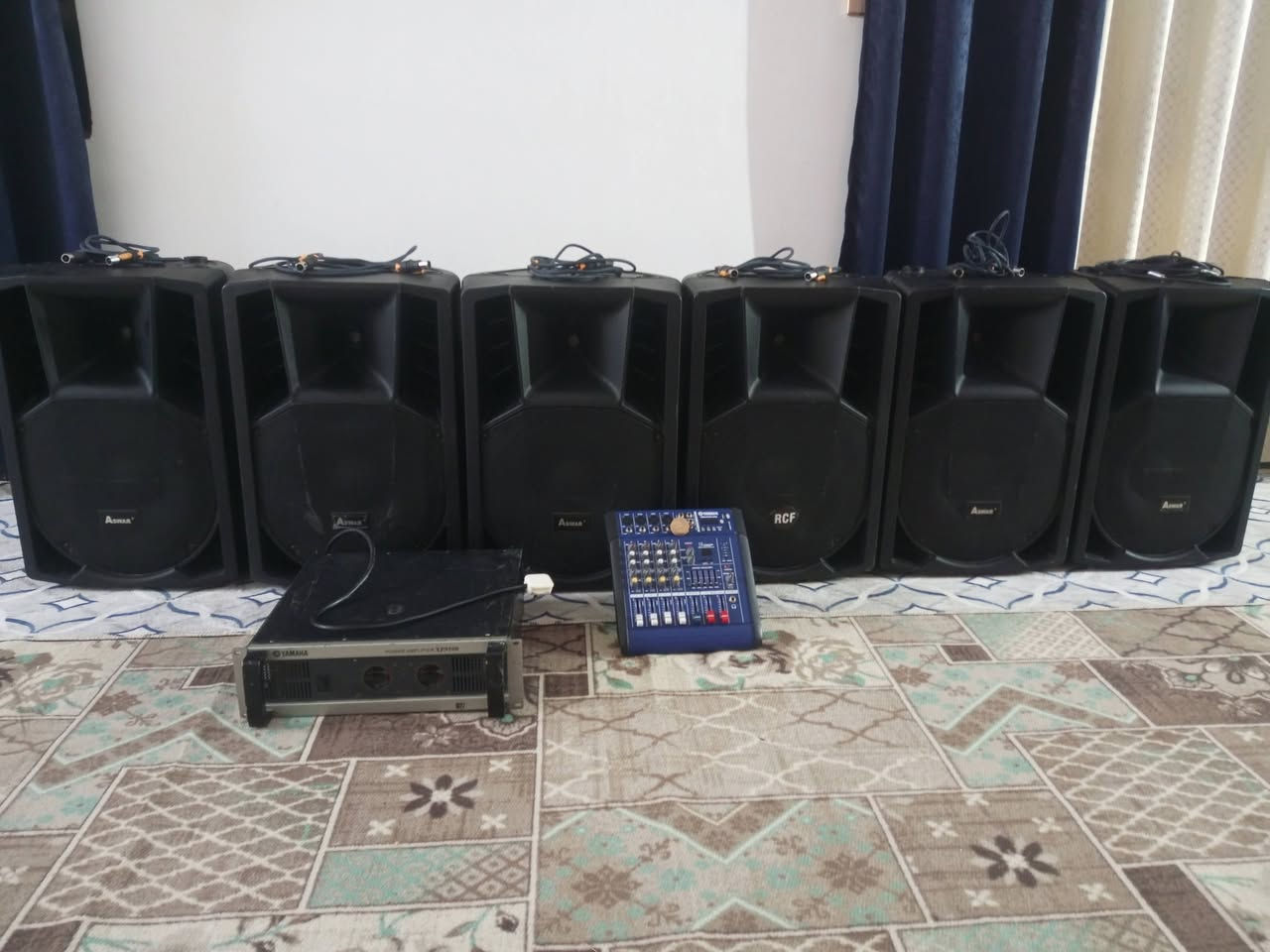 السلام عليكم سماعات للبيع نوع ار سي اف اسوار مستخدمات 5تيام فقط  لسعر خاص او تصال *********** شراي شلع عيوني مكان ناصريه قضاء النصر
