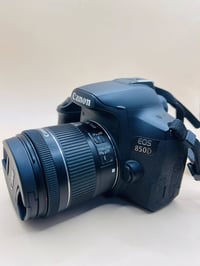 كانون 850d عدسة 55.18 شاحنة بطارية حزام كتف كارتون الكامره نضافه 100‎%...