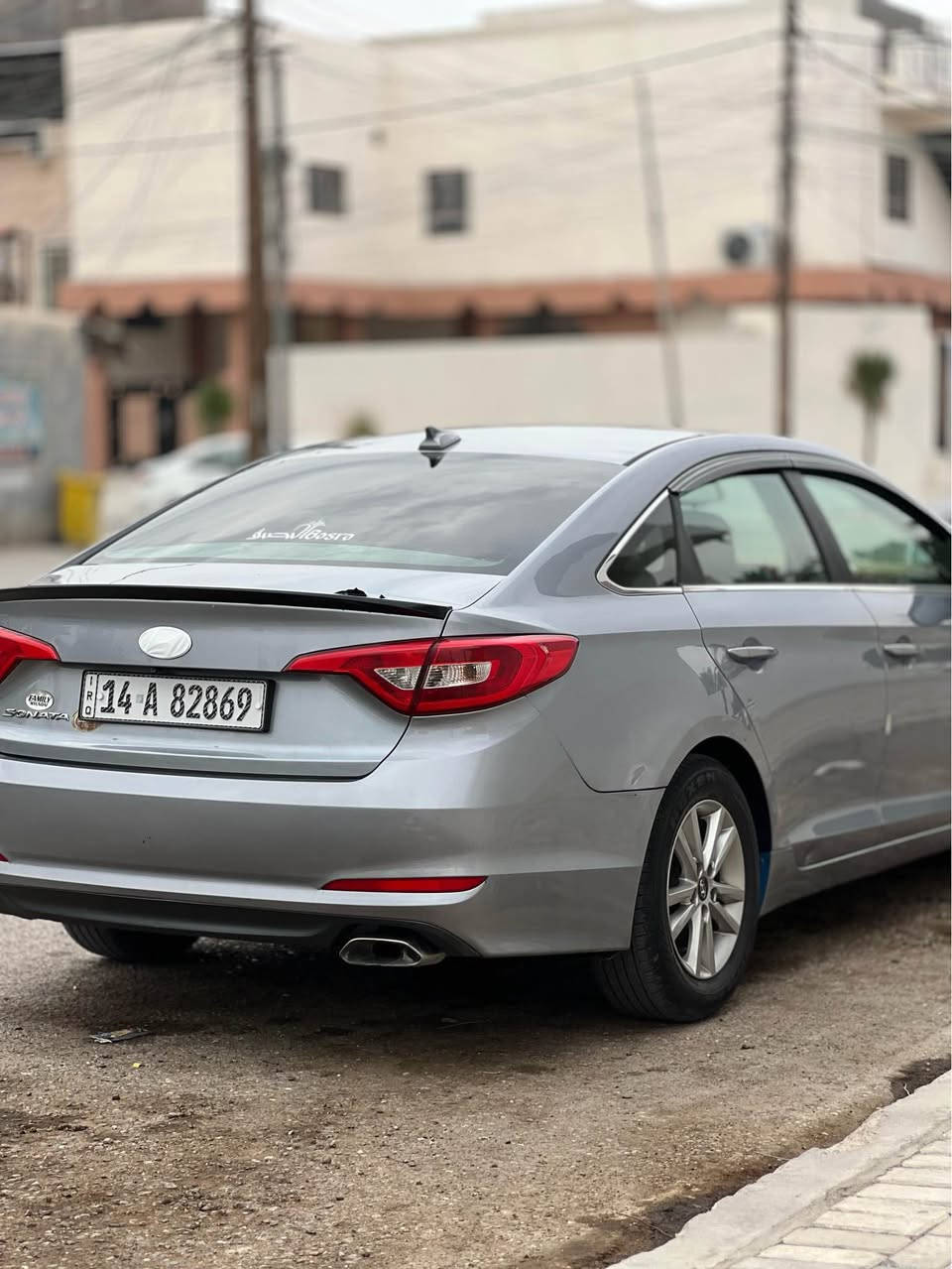 سوناتا 16 اللون فيلي وارد امريكي بأسمي السيارة سنوية جديدة مرقمة بصرة الرقم الانكليزي تحويل ثاني يوم السيارة جديدة وجاهزة من كلشي حدادية جديدة تبريد تدفئة كلشي شغال بيها حادثها كلش بسيط سعرها 120$ وبيها مجال للعلم انا مبدل بيها ربل ولف ومعلي الگازگيت وبيها طخه بسيطة بـ باب العبري خلف السايق للتواصل : *********** ابو الخصيب, البصرة
