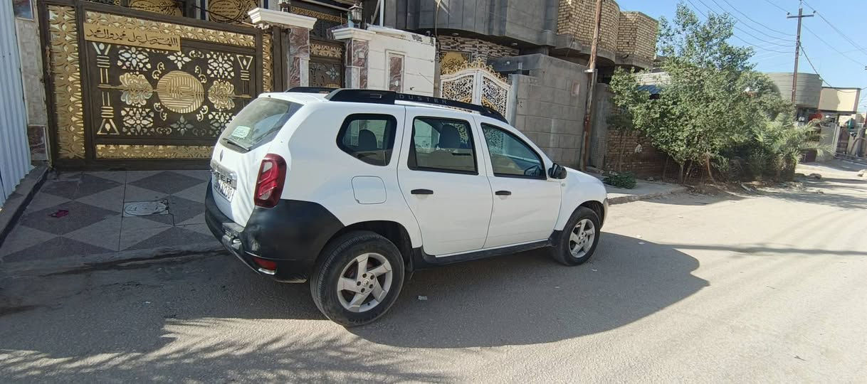 رينو داستر حرة موديل ١٨ بيها جاملغ خلفي جهة السائق مصلح على البارد بدون صبغ مكينتها ٢٠٠٠ بلادية وكيرها مصلح للاتصال ***********
