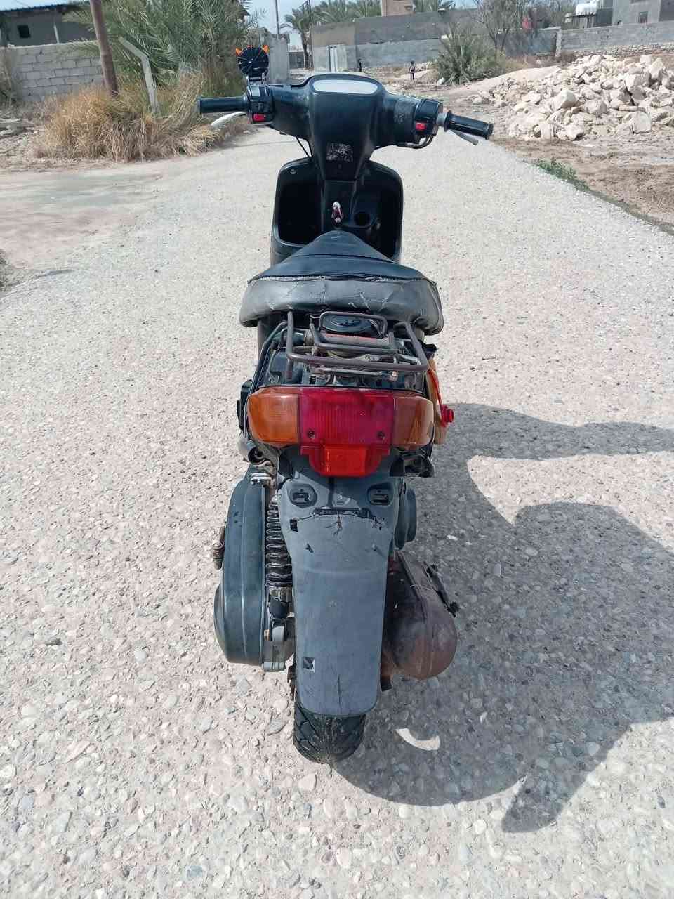 السلام عليكم دراجه للبيع بطه كهربائياته كله شغاله ماعدا السلف عوزه باتري مكينه مامفتوحه ناعمه شلعته فول السعر ب 200 وبي مجال قليل مكان وركاء رقم ***********
