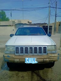 سيارة جيب شيروكي للبيع داخلة هزة سنوية نافذة بل 2024 صاحب السيارة يمي ...