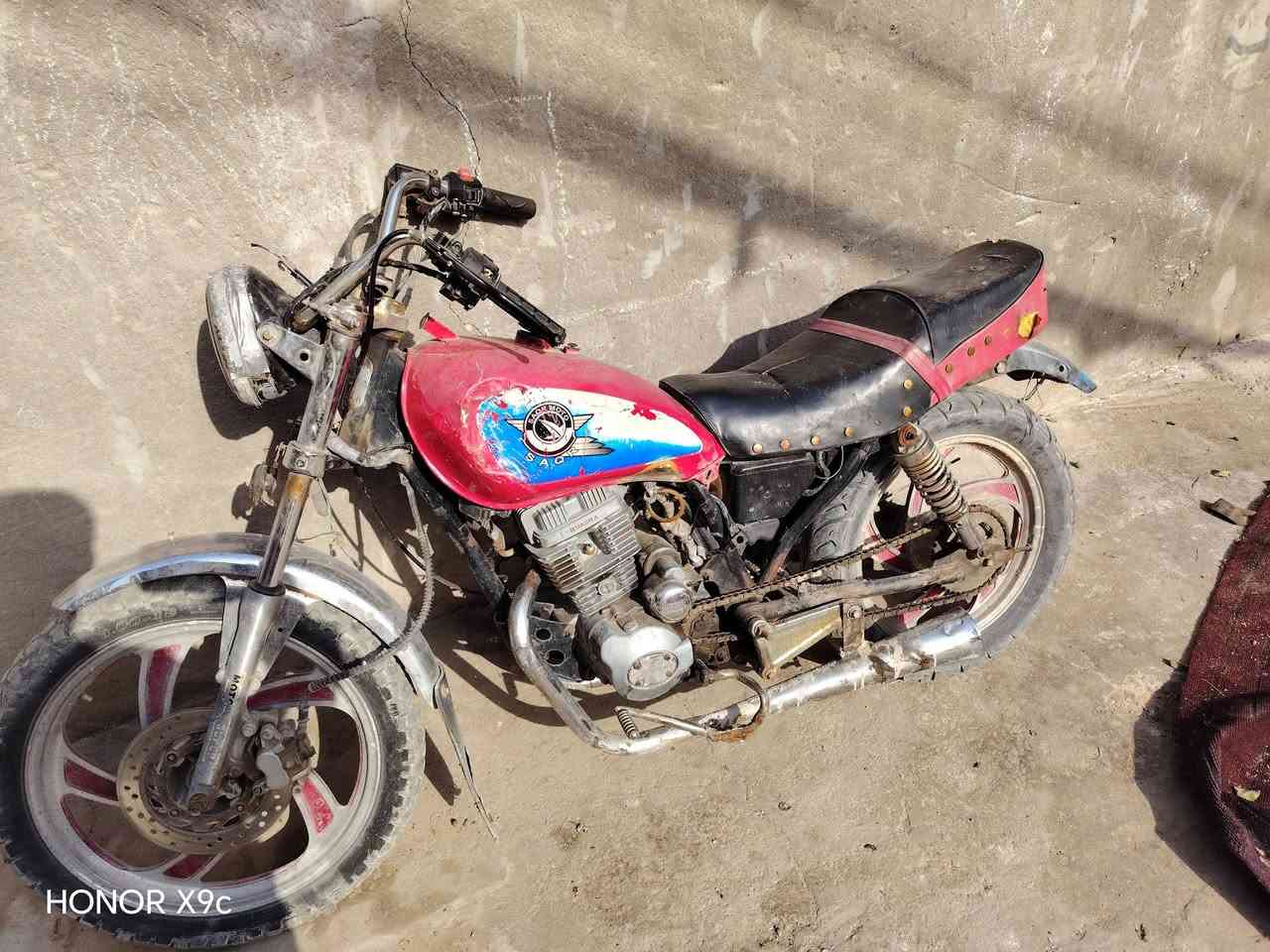 سلام عليكم دراجهشغاله نهضه حلوه سلف بس كهربائيات مفلشه وراق بيهة بس بدون مكاتبه بيهة بخار ب150قفل مكان كربلاء حي النضال ***********
