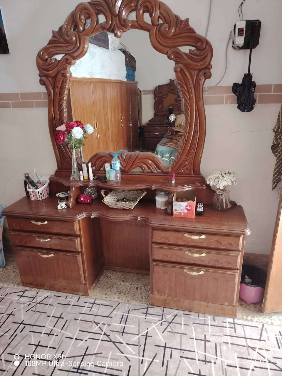 سلام عليكم
غرفه نوم كامله للبيع

سعر 450000 الف بها مجال 
*********** زين
*********** كورك
