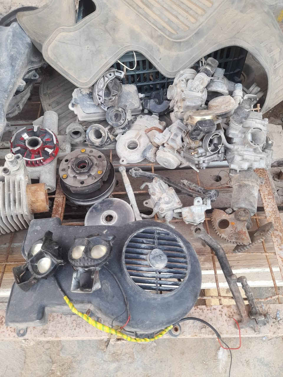 السلام عليكم دراجات جاوه الكدامك تريد غراض اكو تريد كامله اكو 7تقريبا للبيع وغراض ماكس تفصيخ كلشي موضح بلصور دبلات امامي وكابريترات بس وحده تشتغل ابيعهن كوم حديد وماشات كلج امامي كامل رياضي وخلفي وضفاير بس مو كامله واكو شواصي مال MZ وجاوات الي يريد يعمر وموجود عدنه غراضهن وعندي بومات ثنين ابيع كلشي كوم حديد بس بلسعر الي يرضي هذا رقمي ***********
