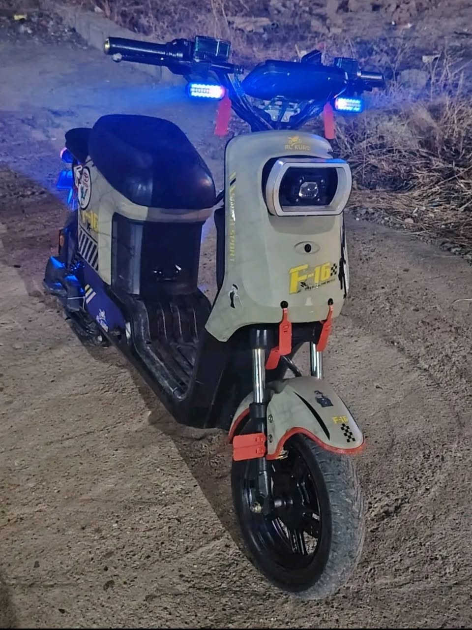 سلام عليكم دراجه شحن موديل 2025دراجه جديد السعر خاص ول رقم ما بي واتساب ***********❤️‍🔥🛵
