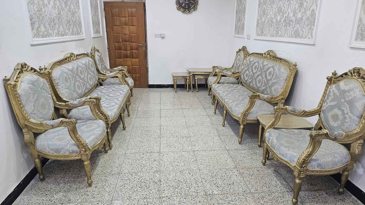 السلام عليكم
متوفر عندي تخم بسيوني شغل مصري للبيع نضيف 
متكون من 2 قنفه و 4 كراسي 
و ميز واحد كبير و 4 طبلات

هذا رقمي موجود بي واتستاب
***********

العنوان بغداد منطقه الشرطة الخامسه
