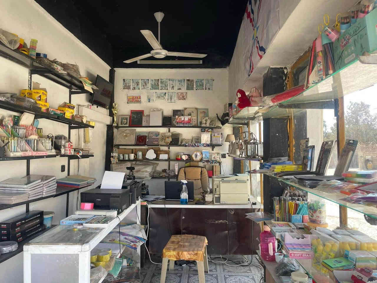 محل قرطاسية للبيع يشمل طابعة حراري / طابعة برذر عادي مكبس ملابس مكبس كبس هويات ميزة ثنين قرطاسية واخراض كرسمس هداية اغراض طبع حراري / موصل كرمليس حمدانية  / *********** موصل, نينوى
