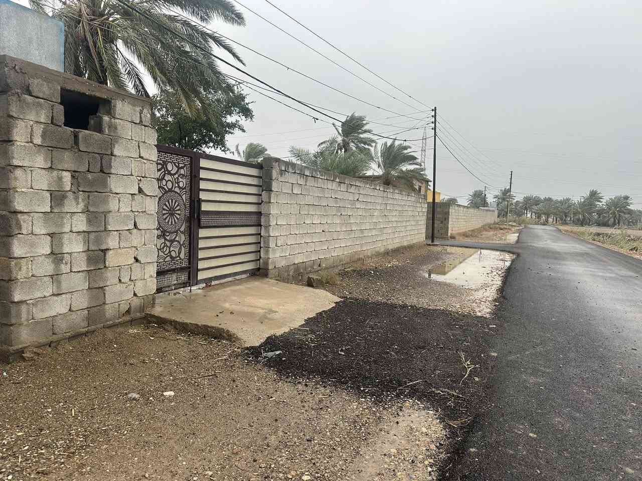 عندي بيت مساحت القطعه ٦٥٠م قاطين قرب جامعت ديالى عبور الصيطره مال الكليه زراعي ٢٥ يبعد عن الشارع العام ٣٥٠متر
للبيع ***********
