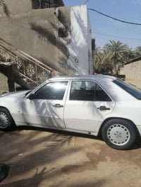 سياره مرسدس أللبيع كير ومكينه مكفوله السعر 40بيه مجال رقم صاحب السياره...