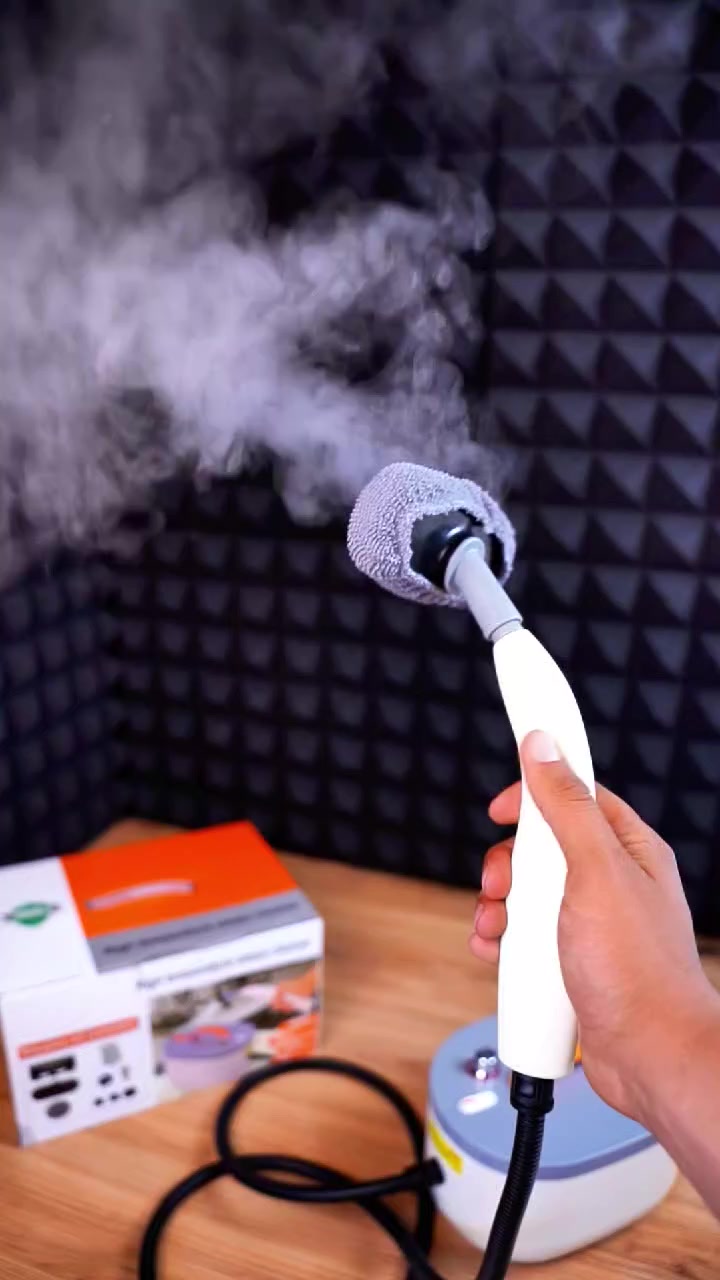 جهاز التنظيف والتعقيم بالبخار المتطور متعدد الاستخدامات (قوة 1500 واط)

الاستخدامات:

المطابخ: إذابة الدهون المحترقة على الأفران، الشفاطات، والطباخات.

الحمامات: تنظيف السيراميك، الفواصل، وإزالة الترسبات الكلسية عن الصنابير.

المفروشات: تعقيم وتجديد الكنبات، الستائر، ومراتب السرير وإزالة الروائح.

السيارات: تنظيف المحرك من الزيوت وتطهير المقاعد والديكورات الداخلية.

الزجاج والمرايا: تلميع فائق للنوافذ والأسطح الزجاجية بلمسة واحدة.

المميزات:

قوة متزنة: يعمل بقدرة 1500 واط ليوفر توازناً مثالياً بين استهلاك الكهرباء وقوة دفع البخار.

تعقيم فوري: درجة حرارة تصل إلى 120 درجة مئوية تقتل البكتيريا والجراثيم بنسبة 99.9%.

ضغط عالي: قوة ضخ تصل إلى 3 بار (300,000 باسكال) لاختراق أصعب الأوساخ.

تحكم دقيق: مزود بمفتاح بـ 6 مستويات للتحكم في كمية البخار لتناسب الأسطح الحساسة والقوية.

سعة كبيرة: خزان مياه سعة 1200 مل يمنحك جلسة تنظيف طويلة دون انقطاع.

آمن وصحي: يعتمد على الماء فقط، مما يجعله الخيار الأمثل للمنازل التي بها أطفال أو حيوانات أليفة.

محتويات الصندوق (طقم احترافي من 9 قطع):

يأتي الجهاز مجهزاً بكل ما تحتاجه للبدء فوراً:

1. الجهاز الرئيسي (تصميم انسيابي مع مقبض مريح).
2. فرشاة نحاسية (للأوساخ الصلبة جداً).
3. فرشاة نايلون كبيرة (للمساحات الواسعة).
4. فرشاة نايلون صغيرة (للأماكن الدقيقة).
5. مكشطة الزجاج (للنوافذ والمرايا).
6. غطاء قماشي (لتعقيم الأقمشة والملابس).
7. سلك تنظيف معدني (لفرك الأسطح المعدنية).
8. خرطوم بخار مرن وطويل.
9. رأس بخار مدبب (فوهة الضغط).

الملاحظات:

الجهاز يبدأ بإنتاج البخار خلال 15 ثانية فقط من التشغيل.

تأكد من إغلاق صمام الأمان بإحكام، ولا تحاول فتحه والجهاز لا يزال تحت الضغط أو ساخناً جداً.

للحفاظ على عمر الجهاز وقوة البخار، يفضل استخدام مياه مفلترة وتنظيفه من الكلس دورياً باستخدام ملح الليمون.

يجب فصل التيار الكهربائي تماماً عند ملء الخزان بالماء.

القياسات:

قياسات الكرتون: 29 سم (طول) × 20 سم (عرض) × 17 سم (ارتفاع).

قياسات المنتج: 23 سم (طول) × 16 سم (عرض) × 13 سم (ارتفاع).

طول خرطوم البخار: 180 سم (يمنحك حرية حركة استثنائية).

طول سلك الكهرباء: 150 سم.

القدرة الكهربائية: 1500 واط.

سعة الخزان: 1200 مل.


**إذا كنت صاحب هذا الإعلان وتريد حذفه لأي سبب، رجاءا أرسل رسالة إلى الدعم الفني**