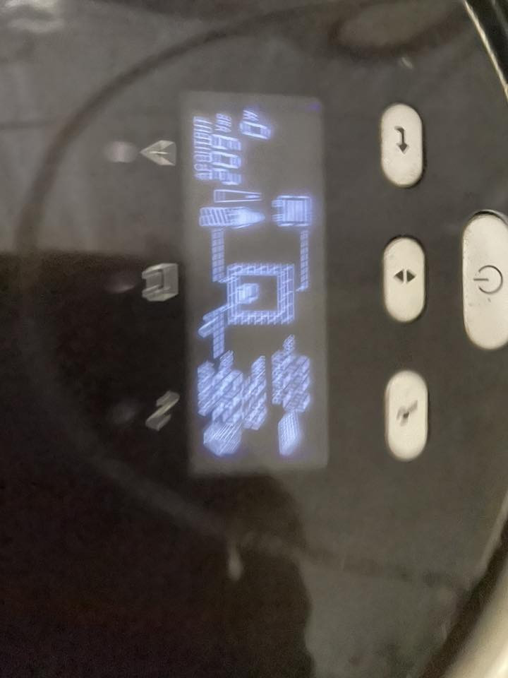 عاكيسه حديثه للبيع
تولد 4امبير 
وتشحن الباتري بنفس  الوقت 
***********
