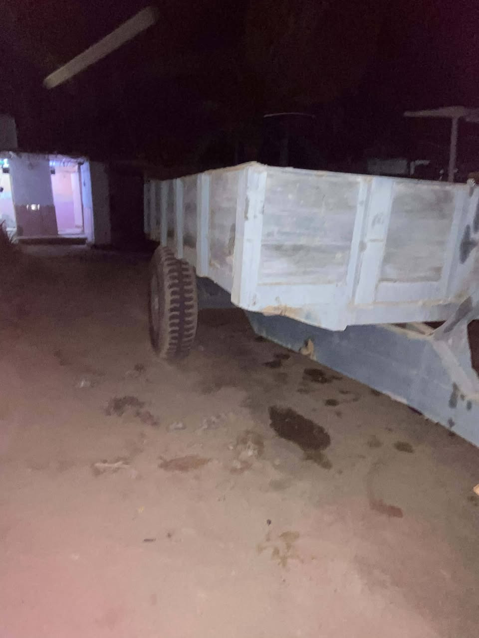 مكينه عنتر للبيع جديده موديل ٨١ وضع الشركه وراها عربانه فلوجه جديده السعر ٧٦٠٠وبيها مجال رقم بغداد رقم الهاتف  *********** ***********
