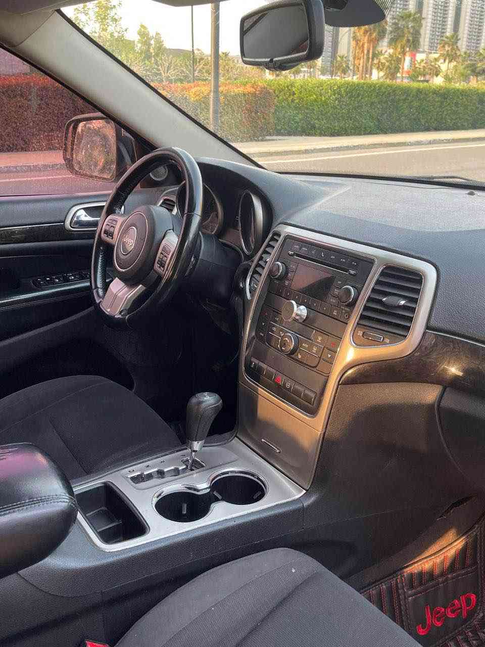 Jeep Laredo 2012 
دووپەلە بۆیاغی هەیە 
سوکان ڤۆلیۆم 
كامێرا
تەبرید مەرکەزی 
کوشین کارەبای
پێش و دوای حەساس 
هەمووگیانی زۆر خاوێن مایتەوە
رەقەم و سەنەوی پلاستیك لەگەلە
مالی مەدەنی هەمووشتی بەشەرت
گێرومەکینەوکارەبای دەعامی بۆ دەعامی بەشەرت 
شوین // هەولێر
سعر 95 وەرەقە و مەجال
بۆ زانیاری زیاتر نامە بنێرن لە خزمەتدام . أربيل, العراق


**إذا كنت صاحب هذا الإعلان وتريد حذفه لأي سبب، رجاءا أرسل رسالة إلى الدعم الفني**