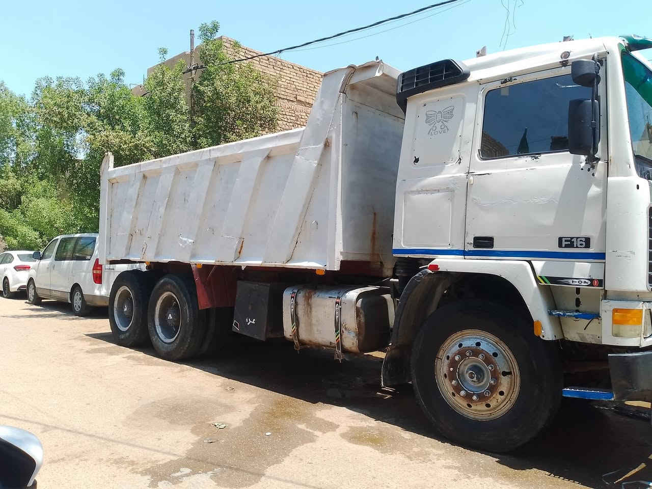***********
السلام عليكم فالفو اف البيع
مكينه 22 مجموعه فراشه 

كير 4+4فغسه 2

سياره ماندال رعيهه بيع بدون كفلكهه عشرين وسرقة
