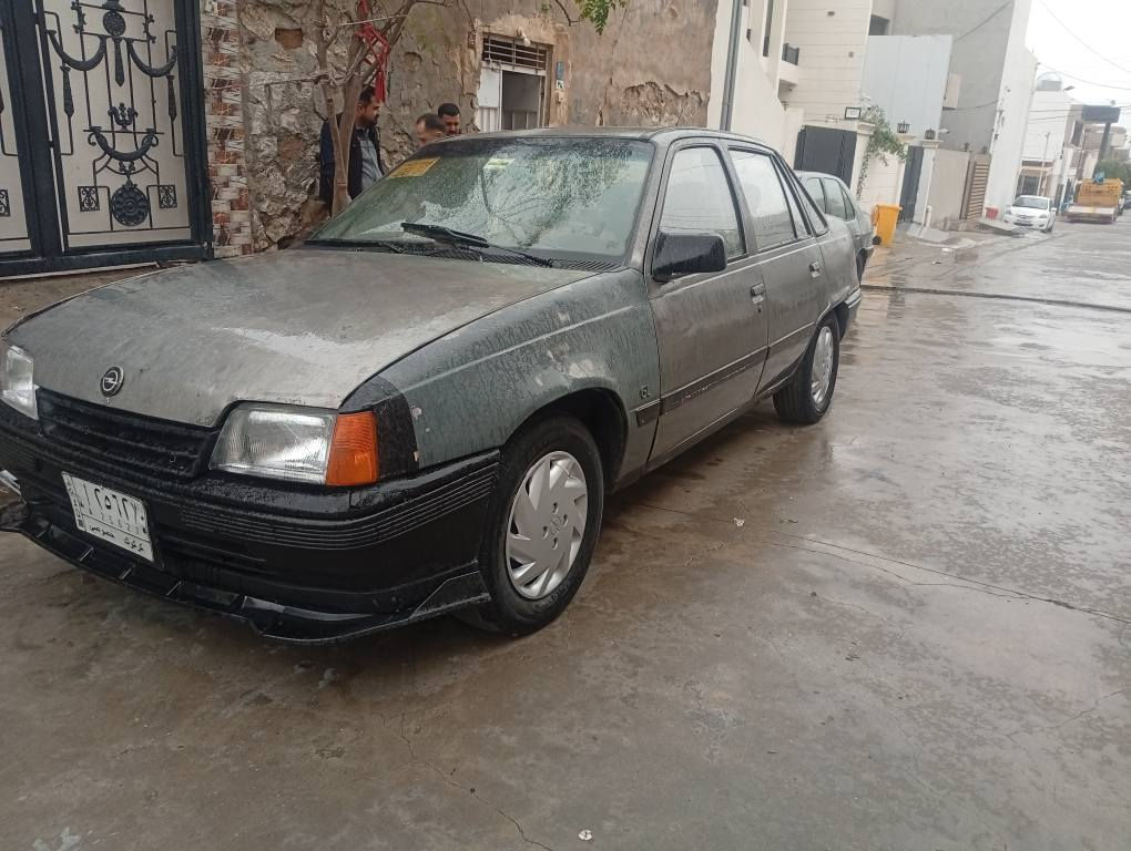 سيارة كاديد موديل ١٩٨٨ كيرتماتيك ستيرن باور رقم كركوك بيها دفتر بنزين سنوية ساقط سنة كير محرك بشرط شوية بخار محرك ١٦ صدر كارباهي كلا بشرط سعر ٢٣ بيهامجال رقم موبايل*********** -*********** كركوك, العراق
