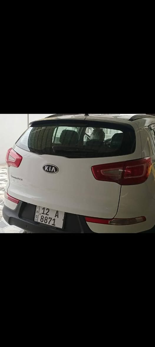 سيارة كيا سبورتاج موديل 2012 بسمي شرط التحويل محرك ما مفتوح كير شرط بدون صبغ فقط  تقليمات ماشيه 110 السعر 155بيها مجال رقم الموبايل ***********
