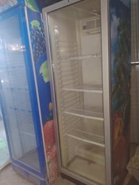 3 عارضات للبيع مع مجمده شغالات  07772337519