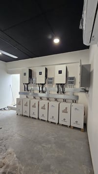 وتحية طيبه لجميع المتابعين.. منظومة 180 امبير ونهاري  وليلي لمدة ساعتي...