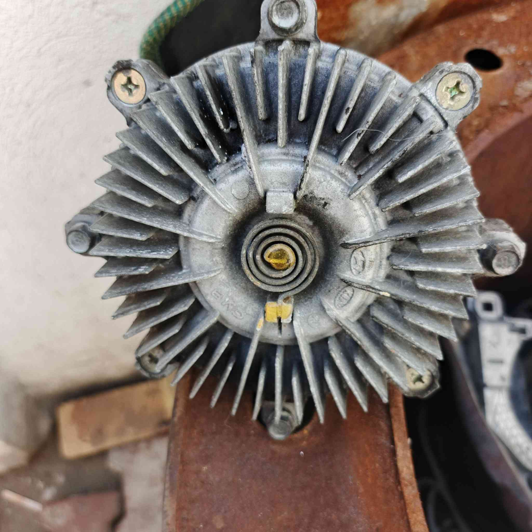 كمبريسر بارد اصليه شغاله للبيع ***********
