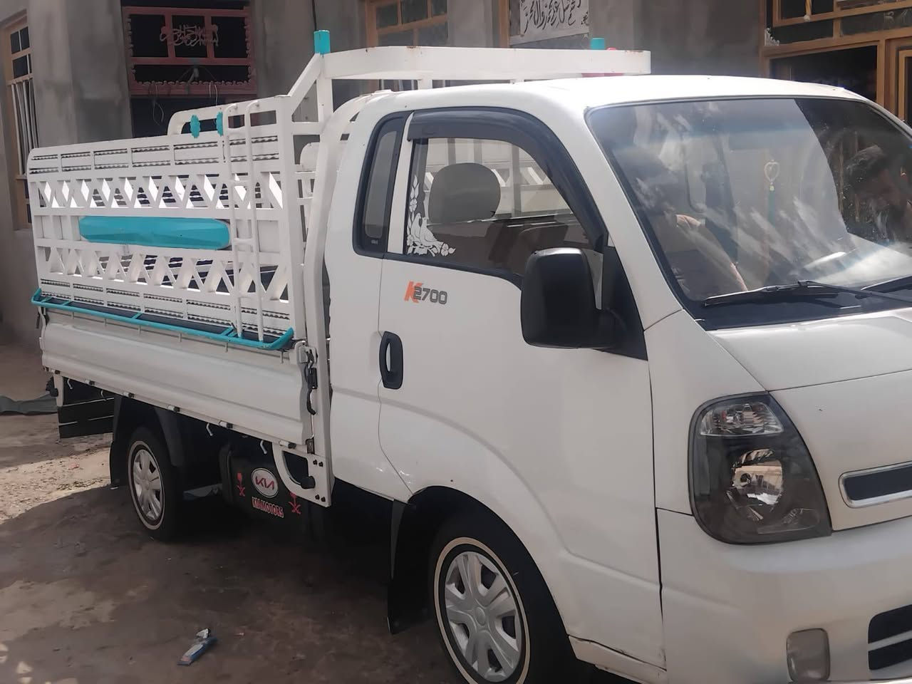 سياره كيا رقم نجف مديل 17 سياره ما نقصهه أي شي جاهزه سنويه ل28 مكان البصره ***********
