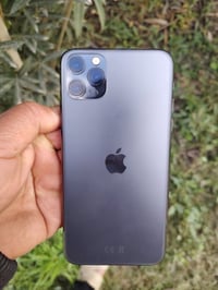 آيفون ١١ برو ماكس • ذاكرة ٦٤ • نجف