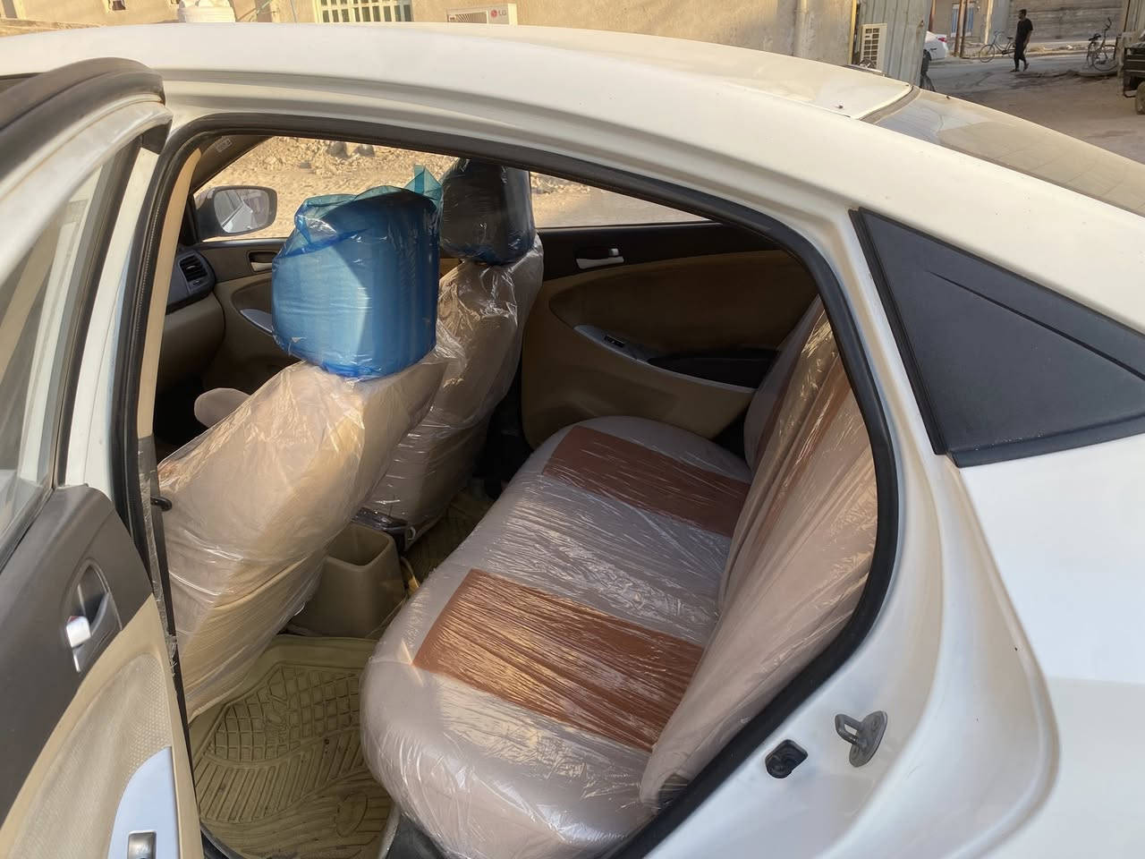 سيارة هيونداي اكسنت 2014 بحالة جيدة جداً استخدام شخصي ونظيف
المواصفات: 
 • سنويه 27 
 • كير مكينه مكفول حداديه نص عمر 
 • صالون نظيف
 • بدون حوادث 

مرواس فقط  

للتواصل: (***********)
