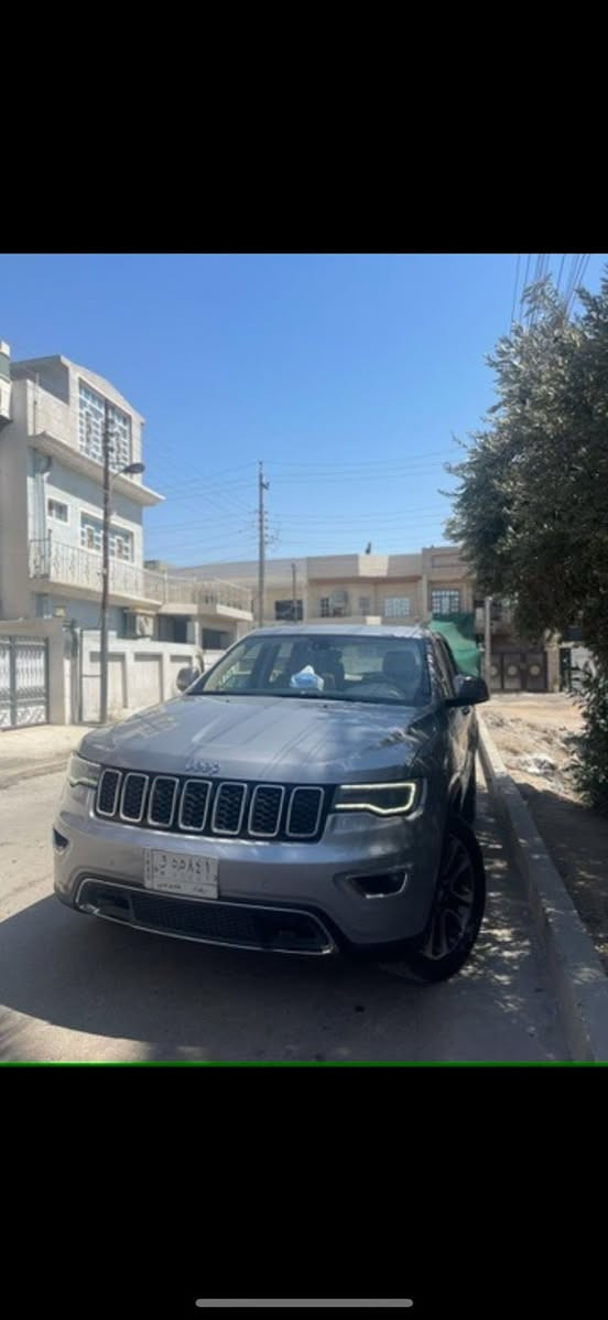 ‎السلام عليكم ورحمة الله وبركاته
‎جيب كراند شيروكي  2018 مستعجل على البيع
‎خليجي / 3 قطع صبغ
رقم بغداد 
‎الفئة : Limited 
‎1- سقف بانوراما
‎2- كراسي المقدمة كهرباء فول تحكم
‎3- ماوس 4 انظمة قيادة
4- sport / eco
‎5- اشاير بالمري + شفط + قلاب عند وضع الكير على البارك
‎6- جنطة كهربائية 
‎7- بصمة ابواب 
‎8- تشغيل عن بعد
‎9- شاشة كبير تدعم ابل كار بلي و اندرويد اوتو
‎10- زراكة مازدات 
‎11- تبريد قطعتين ثلج 
‎12 - شاشات بالصف الخلفي
‎13- شاشة دجتل 
‎14- سستم صوت بلادي ٨ سماعات و سماعتين دمام 

وبعد هواي مواصفات باللمتد 
مكانها : بغداد / السيدية 
السعر 250 وبيها مجال
0771 205 1782
